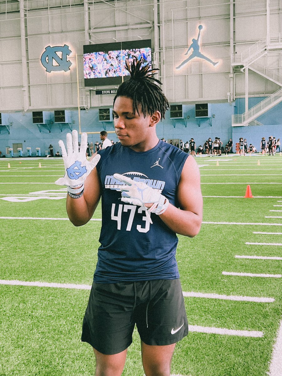 DarianMcKenzie9's tweet photo. Had an amazing day @UNCFootball camp today . Learned from an amazing coaching staff and met a lot of great players . I look forward to returning #goheals
@coachmeans_20 @CoachLPorter @BE1STRING @CoachYeager2019 @mikehill757 https://t.co/YWlpfJ5VcB