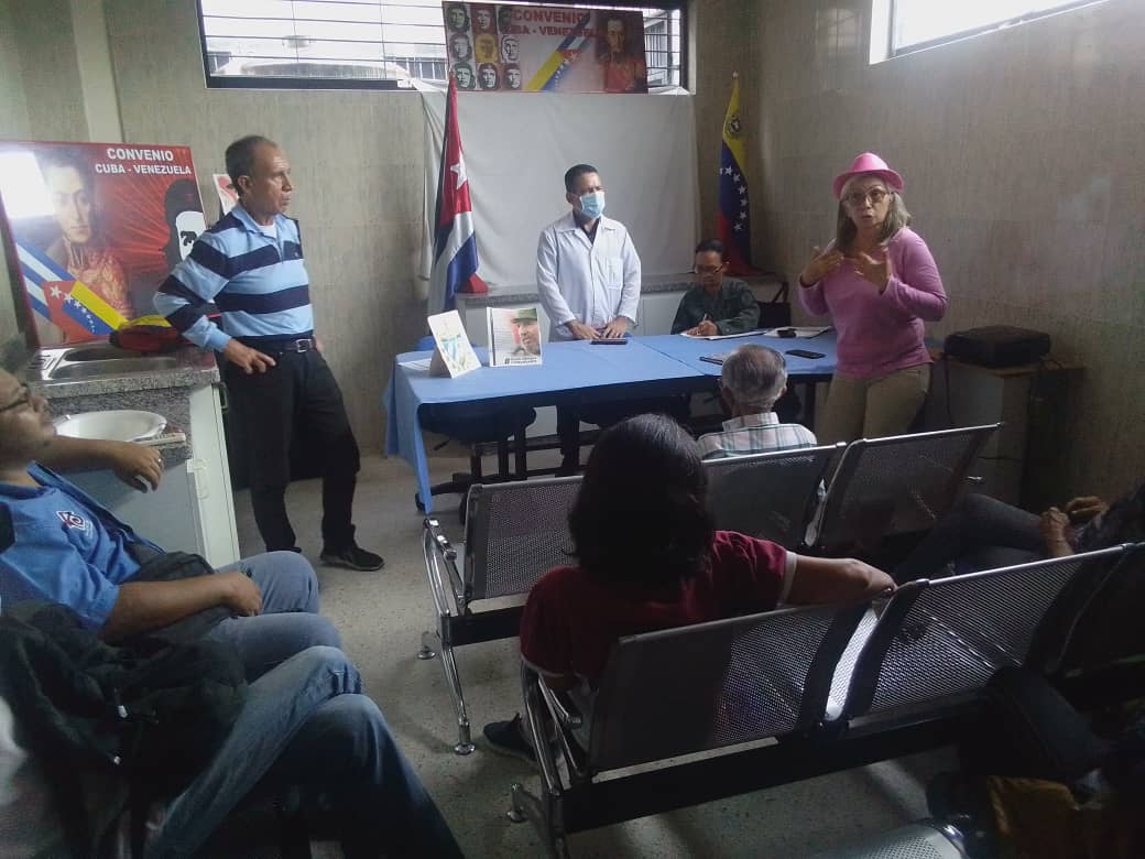 Reunión con las entidades sociales y el ejército donde se realizaron proyecciones para la revitalización del Centro de Alta Tecnología CAT José Gregorio Hernández,estado #Barinas.

#CubaPorLaVida #Cubacoopera