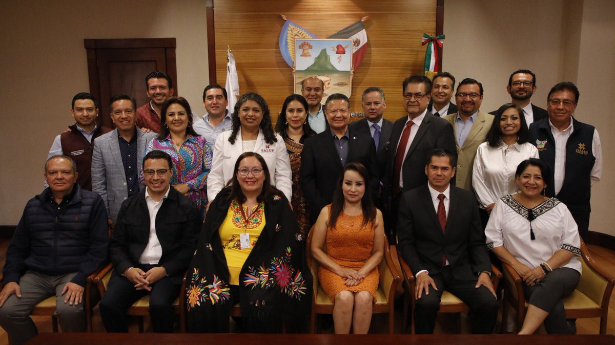 natycastrejonv's tweet photo. En reunión de gabinete encabezada por el gobernador @juliomenchaca_ damos seguimiento a las acciones para la transformación de #Hidalgo. 

Trabajamos con intensidad poniendo siempre 
#PrimeroElPueblo y su bienestar. https://t.co/E5J5eSfL0P