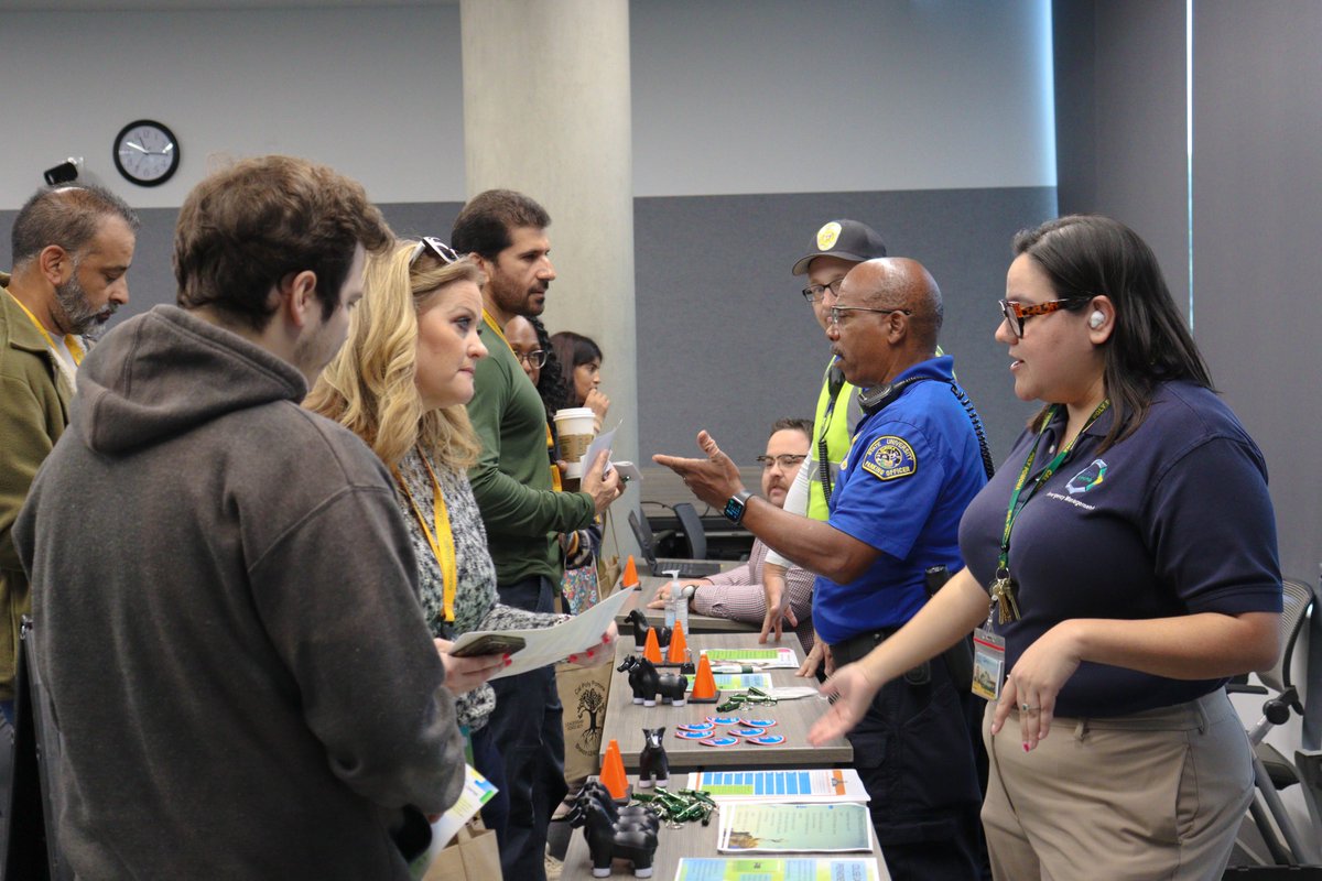 CPP_PTS's tweet image. Welcoming the newest members of the Bronco family at Orientation! It's an exciting time as we connect with incoming students to answer questions and ensure a smooth start to their CPP journey. 🐴✨