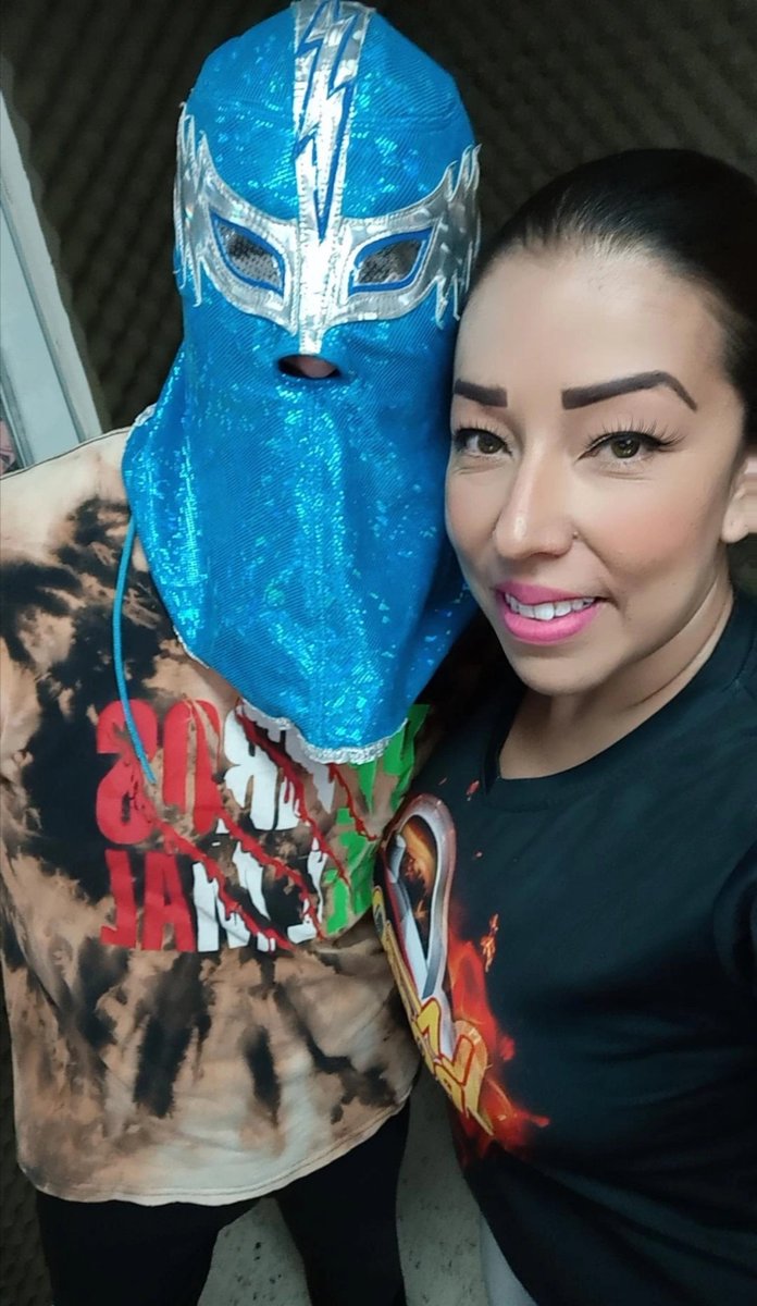 LluviaSalazar3's tweet image. #RayoDePlataJr nos visitó en cabina y nos dejó cortesías para la función de lucha libre RAYOMANIA el próximo 5 de julio en el auditorio Miguel Barragán😉 Entérate como ganar escuchando #LaPoderosa 91.9 FM.