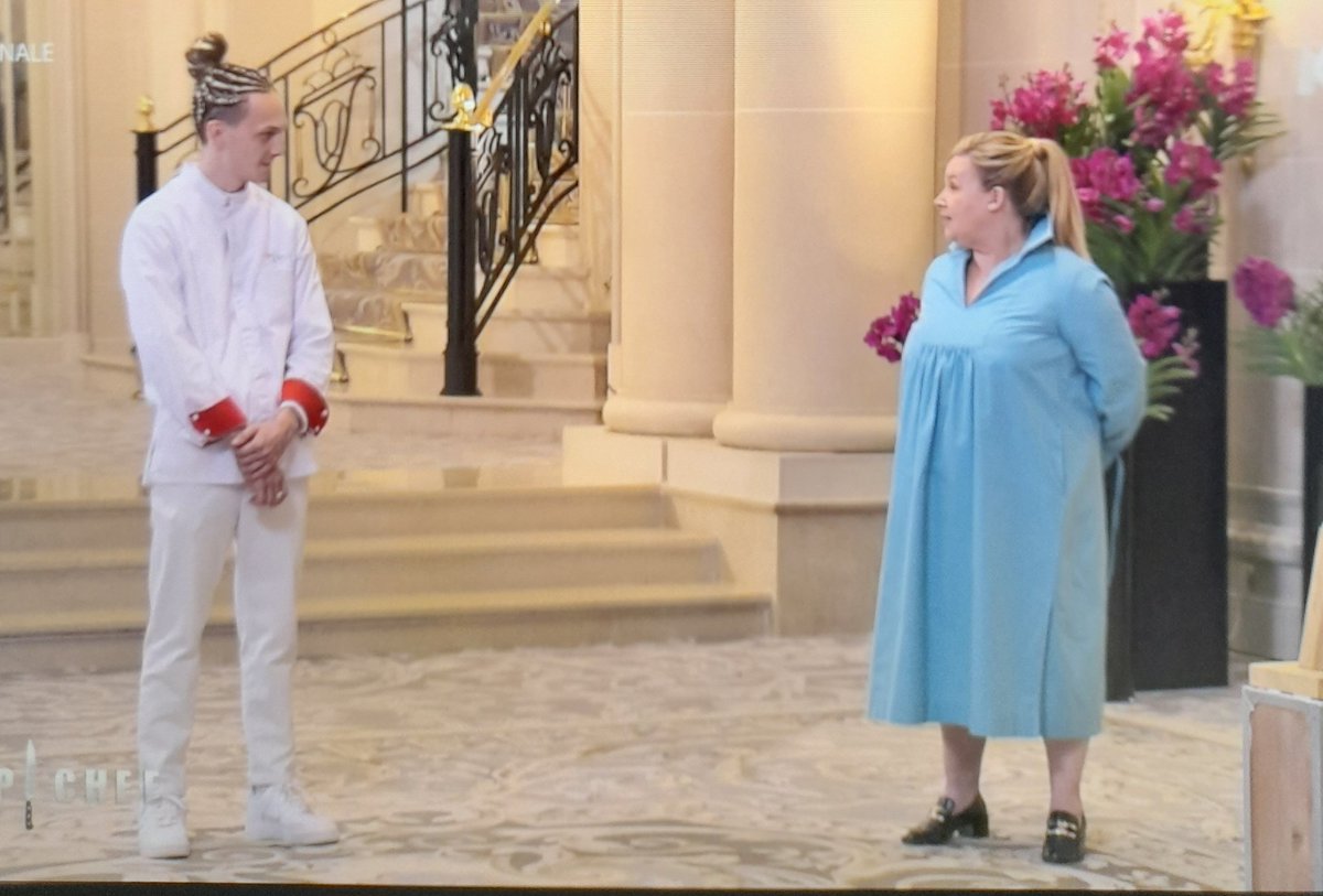 Queen_Bichonete's tweet photo. Salagadou, la menchikabou, la Bibidi Bobidi Bou,
Mélangez tout çà, et vous aurez quoi?
Bibidi Bobidi Bou! 💫
#TopChef https://t.co/XymjKIb9Om