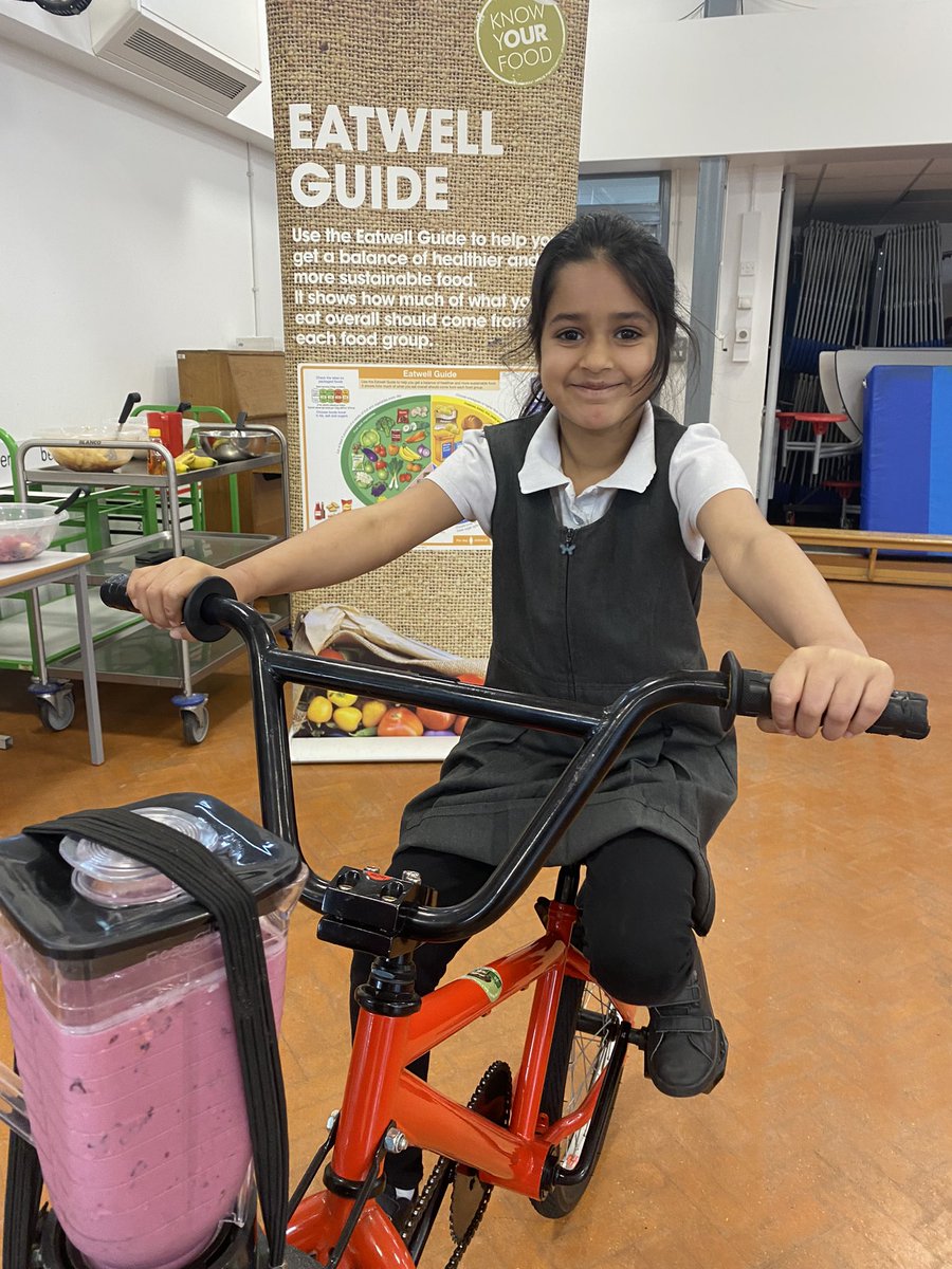 MissMeldauCTS's tweet photo. Willow class really enjoyed learning about balanced eating and working together to blend a delicious treat on the smoothie bike! @headcherrytree @CTS_Watford https://t.co/Jr6jLeLxbs