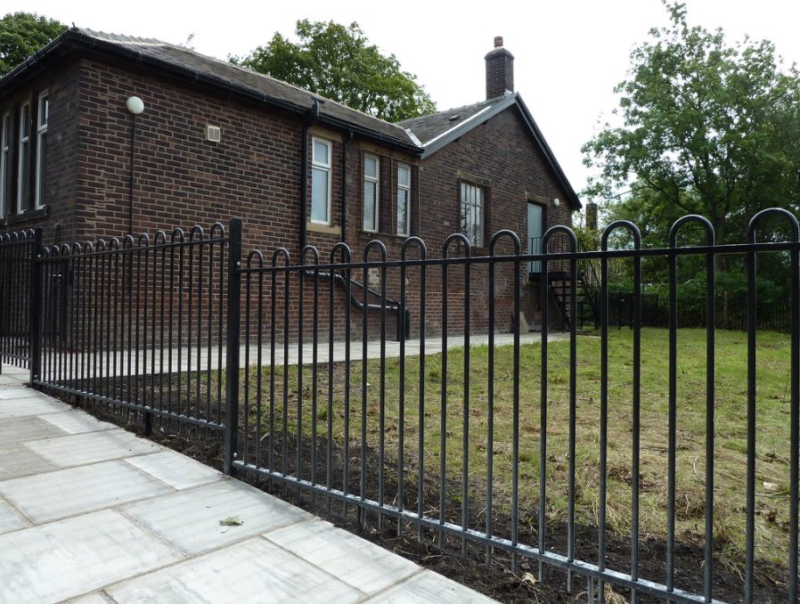 fenceways's tweet image. Security Fencing #securityfencing #industrialfencing #shoolfencing #playgroundfencing #manchester #liverpool #cheshire #sttockport #fencingsuppliers #fencingdeliveries #gardenfencing #fenceways