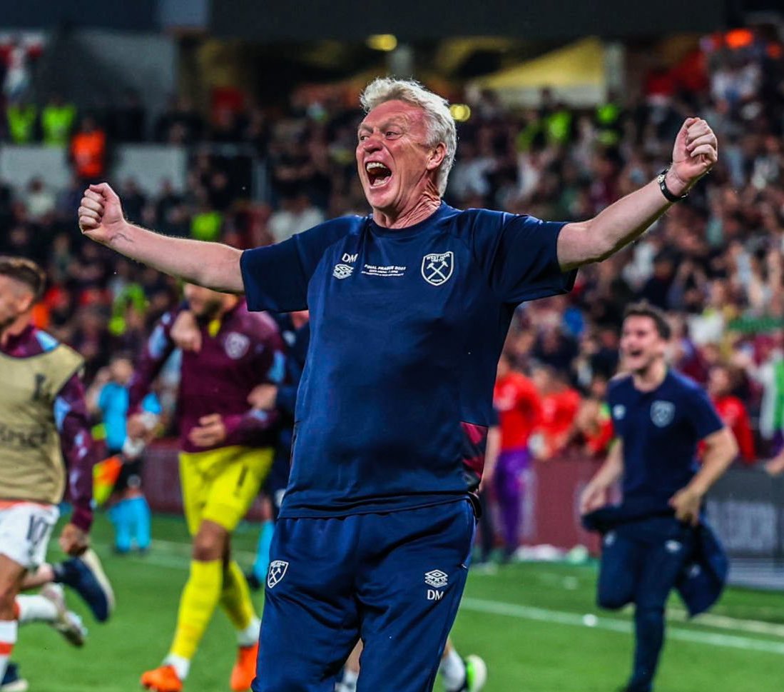 ImJamieMartin's tweet photo. Happy for David Moyes - nice to see him smile, deserves this! 

Great work West Ham, congratulations 🙌

#WHUFC #EUCLfinal https://t.co/pOHDa4W5jZ