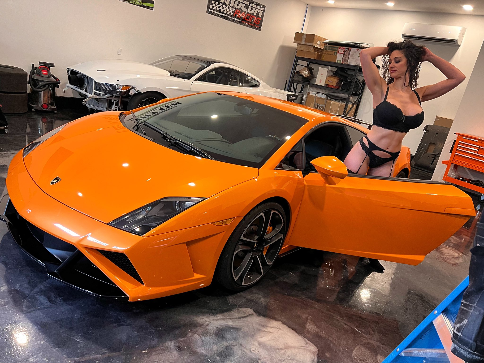 Renee Leigh on Twitter: "Can’t wait to share the content from my shoot today 😎 #BehindTheScenes