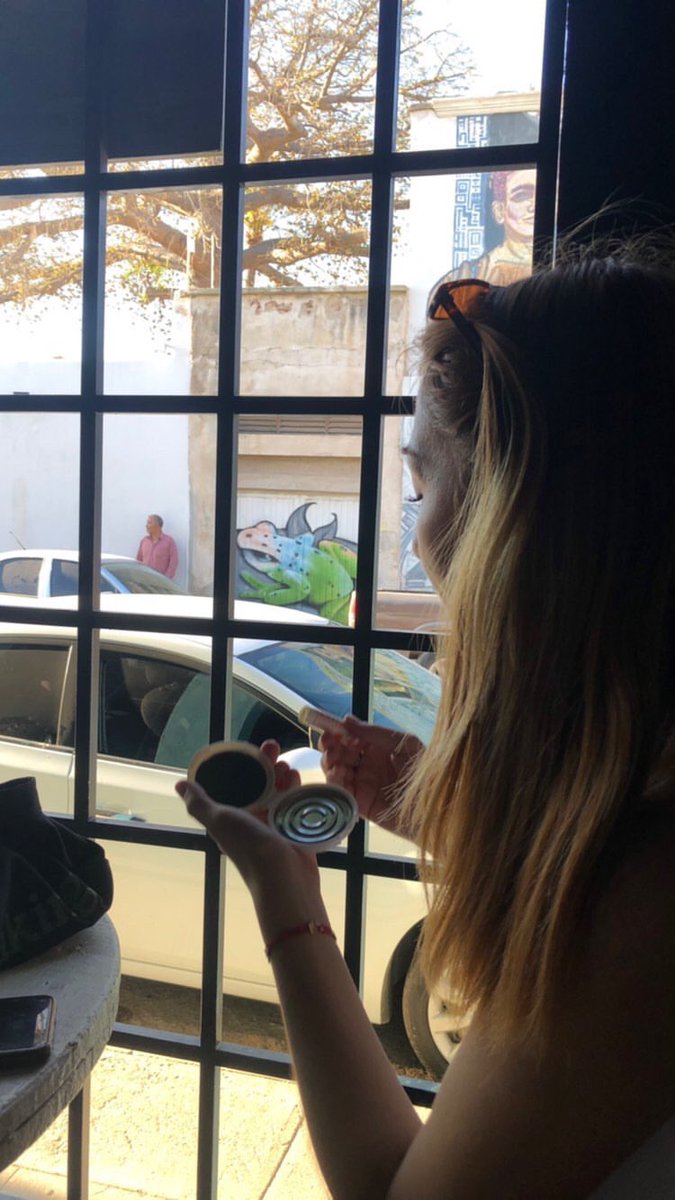 joanaeglez's tweet photo. feliciten a @Lety_crdns hoy nos bendijo con otro año existiendo✨ https://t.co/IFStXahPeo