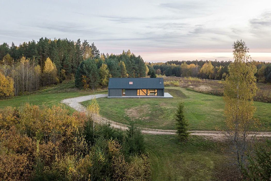 The surrounding landscape adds a lot of charm to this #uniquehome.  cpix.me/a/171153910