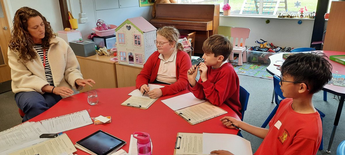 Thanks to storytellers who shared their stories with Year 6 pupils using oral history techniques today @EgertonSchools as part of migrationStoriesnw.uk project, really fascinating @globallink_dec