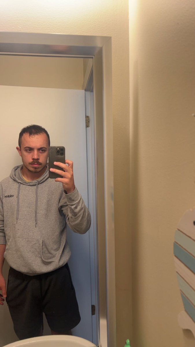 deadsince2020's tweet photo. 4 the void. Just to document what I look like https://t.co/tcAJfSOvqC