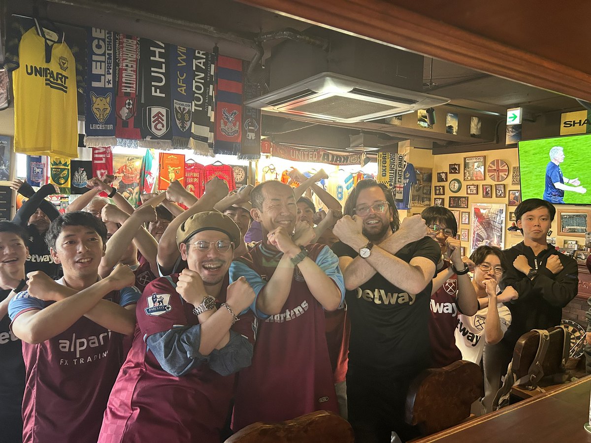 Thank you so much <a href="/eastendertokyo/">EastEnder from Tokyo</a> for making a season ticket holder feel welcome. <a href="/WestHam/">West Ham United</a> when you can’t be in Prague you watch it with Tokyo West Ham fans #westham