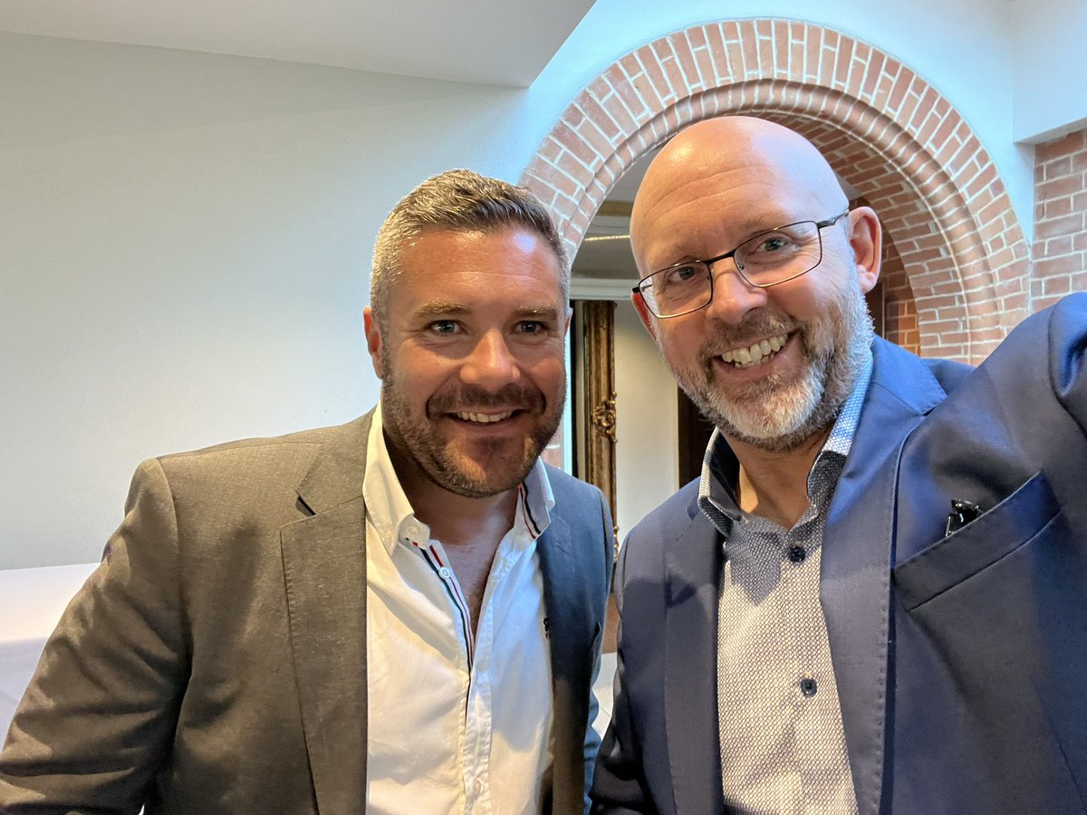paulfield34's tweet photo. Small world @Wittsy1970 we’re both big fans! https://t.co/xvQD432mHx