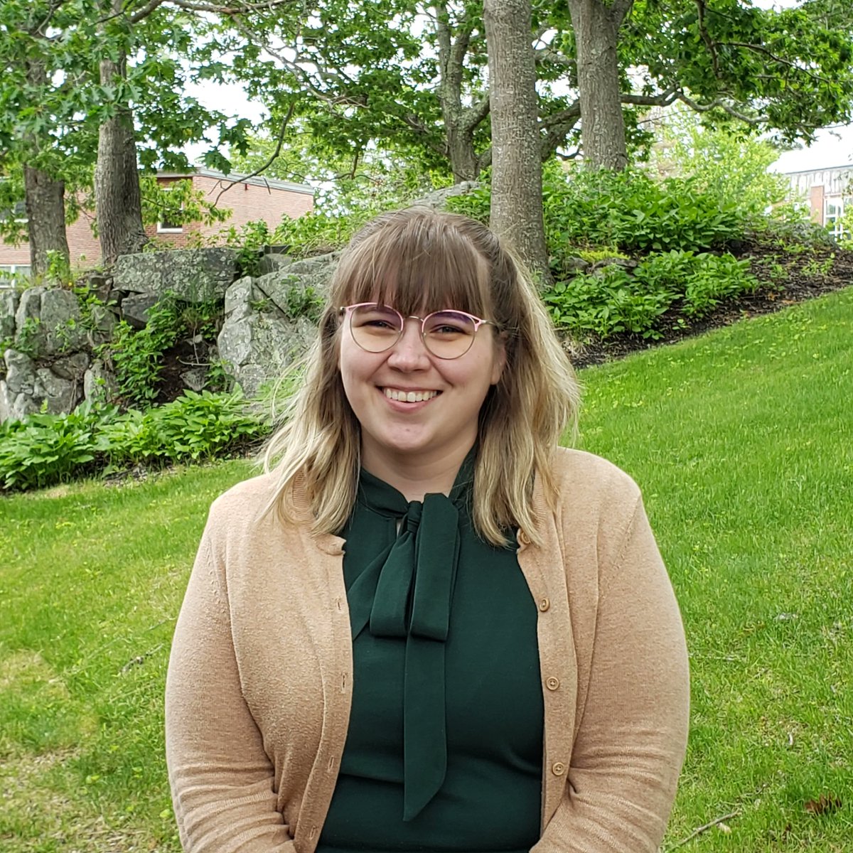 UNE Library Services tweet media