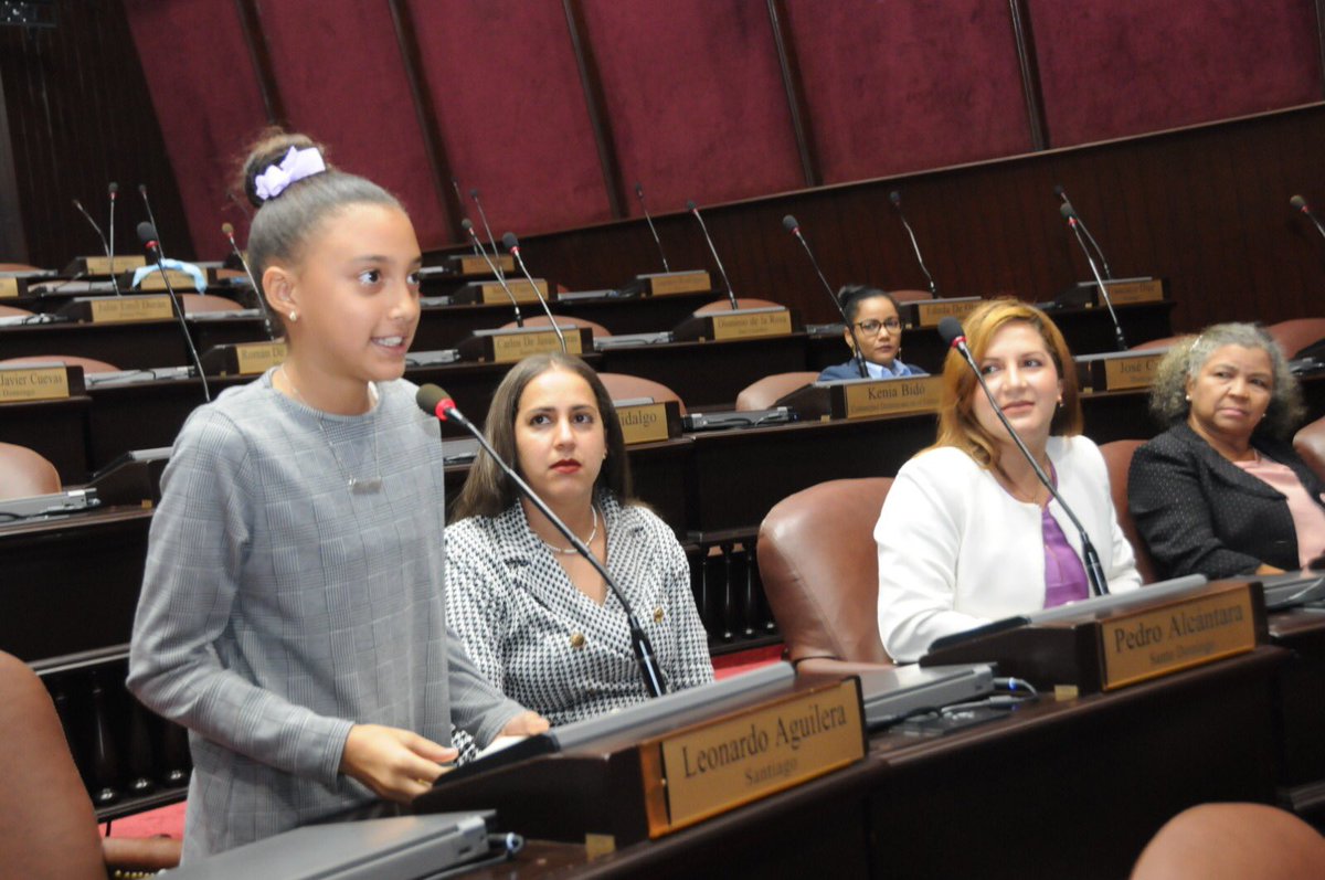 El diputado (<a href="/espinal_braulio/">Braulio Espinal</a>), estuvo a cargo de la visita en el programa #DiputadosPorUnDía; le acompañaron <a href="/MateoEspaillat/">Mateo Espaillat</a> y <a href="/Rrestituyo/">Juan Dionicio Rodríguez Restituyo</a>, donde una delegación de Mujeres Emprendedoras de la La Placeta 📍 conocieron las instalaciones de este Congreso Nacional y aprendiendo de