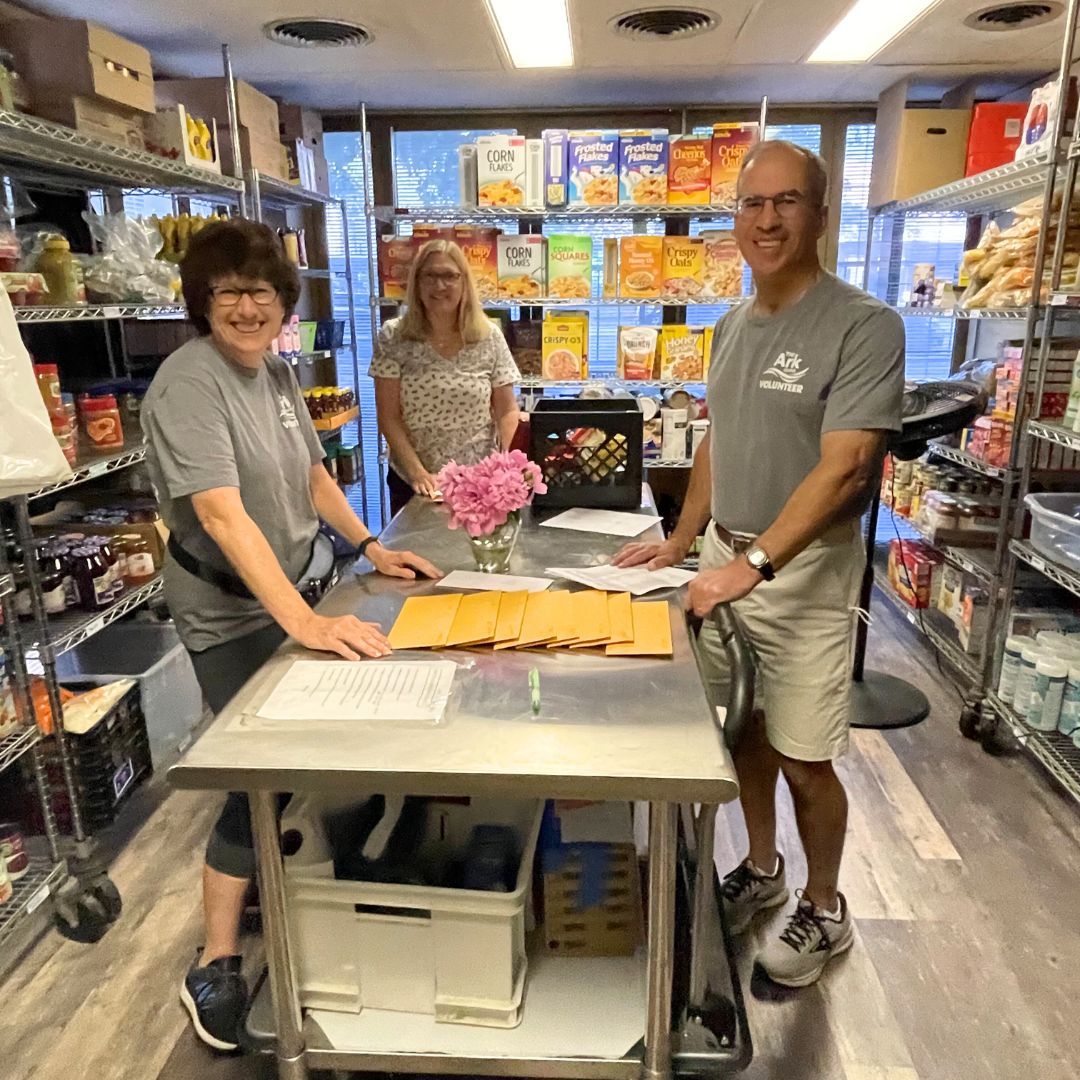 arkchicago's tweet image. The energy and dedication of our Wednesday Crew at The Ark's Chicago Pantry never ceases to amaze us! Catching them in action this morning reminds us how essential they are in our mission to serve our clients. #poweredbycommunity #volunteerism