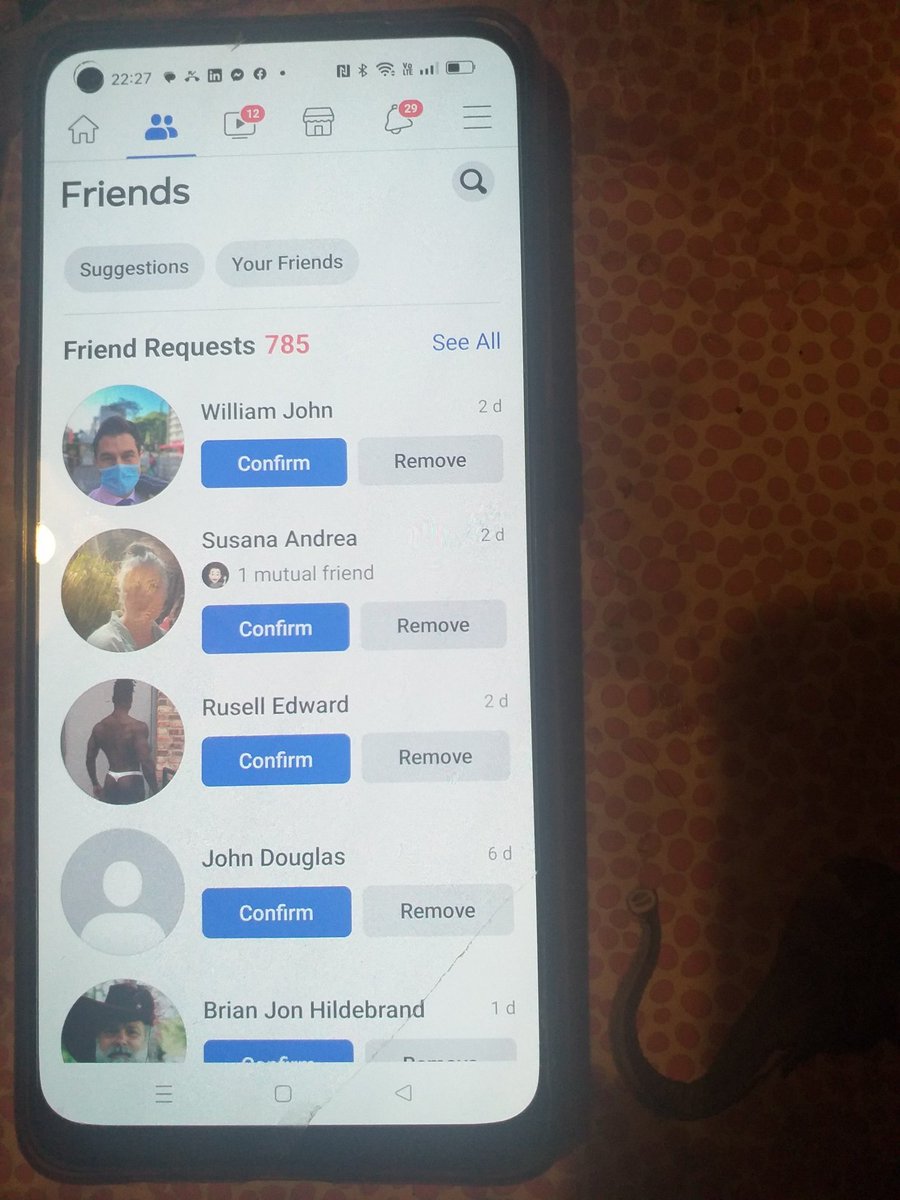 Bono66020372's tweet photo. I've got 785 #fbfriendsrequests - who are all these people? https://t.co/U9rQLJ1v7p