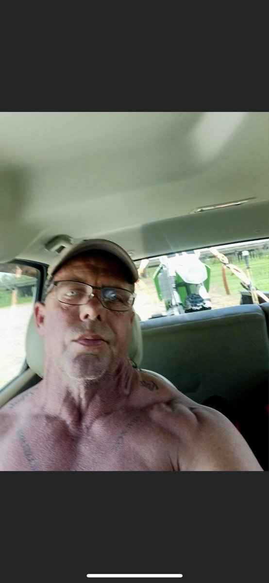 ScottyKYBBN's tweet photo. @KySportsRadio @ryanlemond @DrewFranklinKSR @ShannonTheDude looks like Ryan really beefed up for wrestling season. https://t.co/BGzS53ZcqY