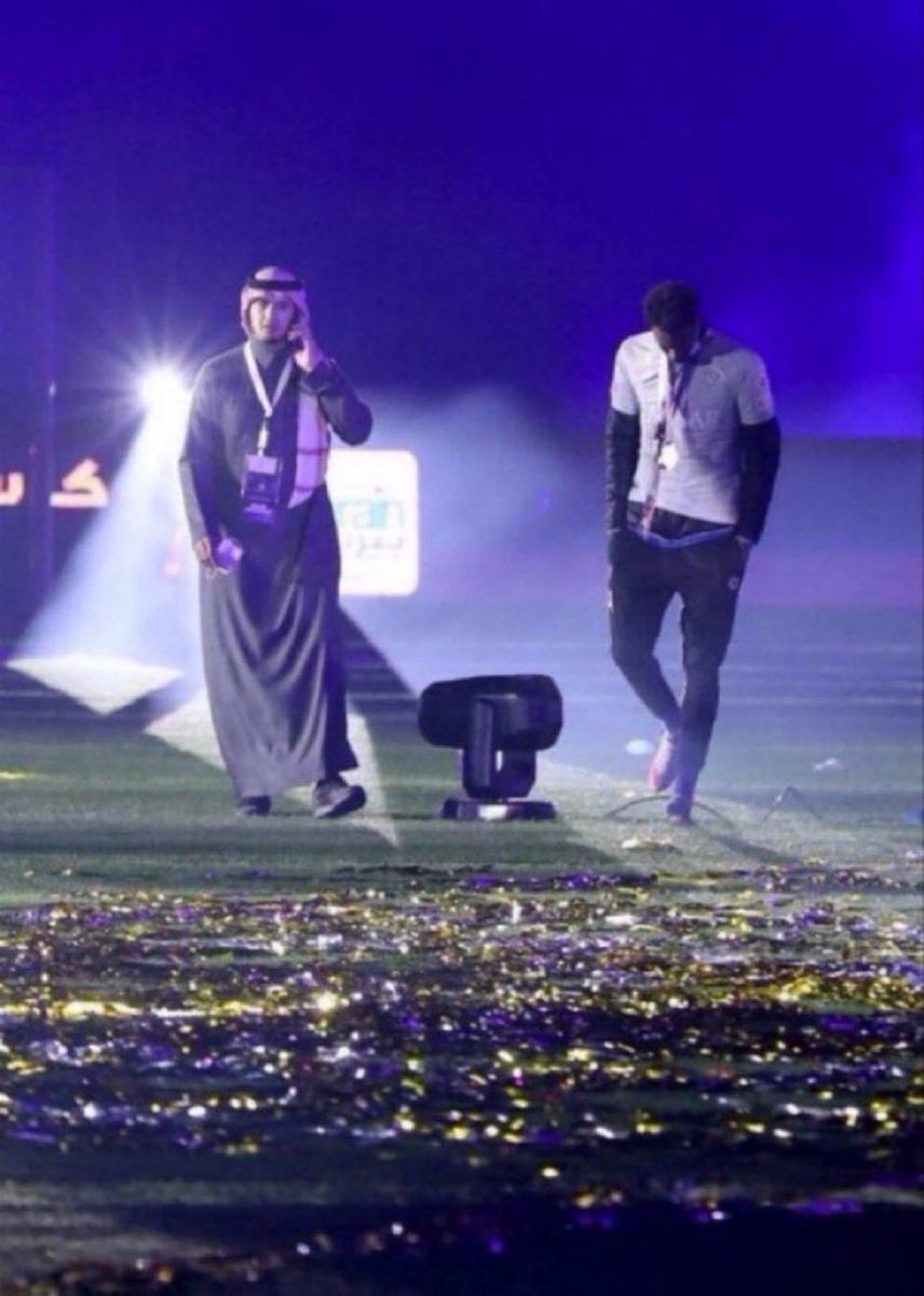 تلك الليلة المشئومه التي كانت وبالاً متزايدا مركبا يتجدد حتى هذا المساء .. 
قهروه وابكوه وحطموا طموحه ولم يتوفقوا من بعهدها …

 #سحبه_ميسي_على_الهلال