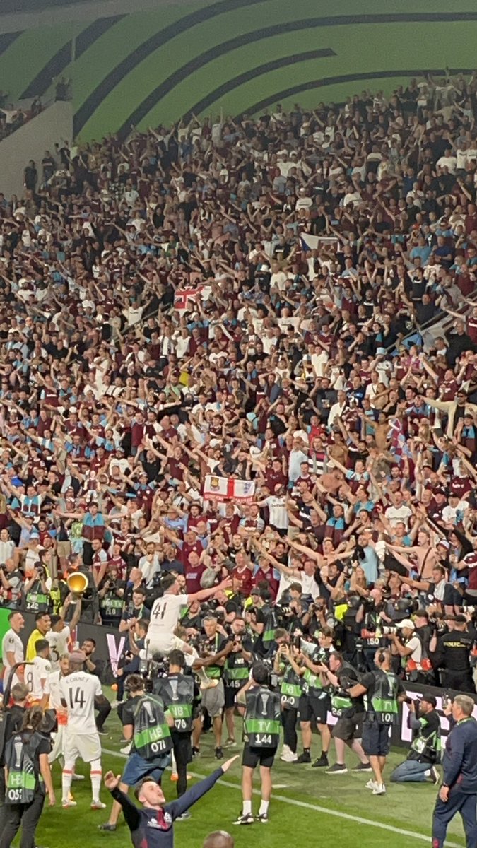 Jordan_tilley17's tweet photo. If it was one last dance… Thank you @_DeclanRice ⚒️⚒️ https://t.co/2CBsmvSSoC