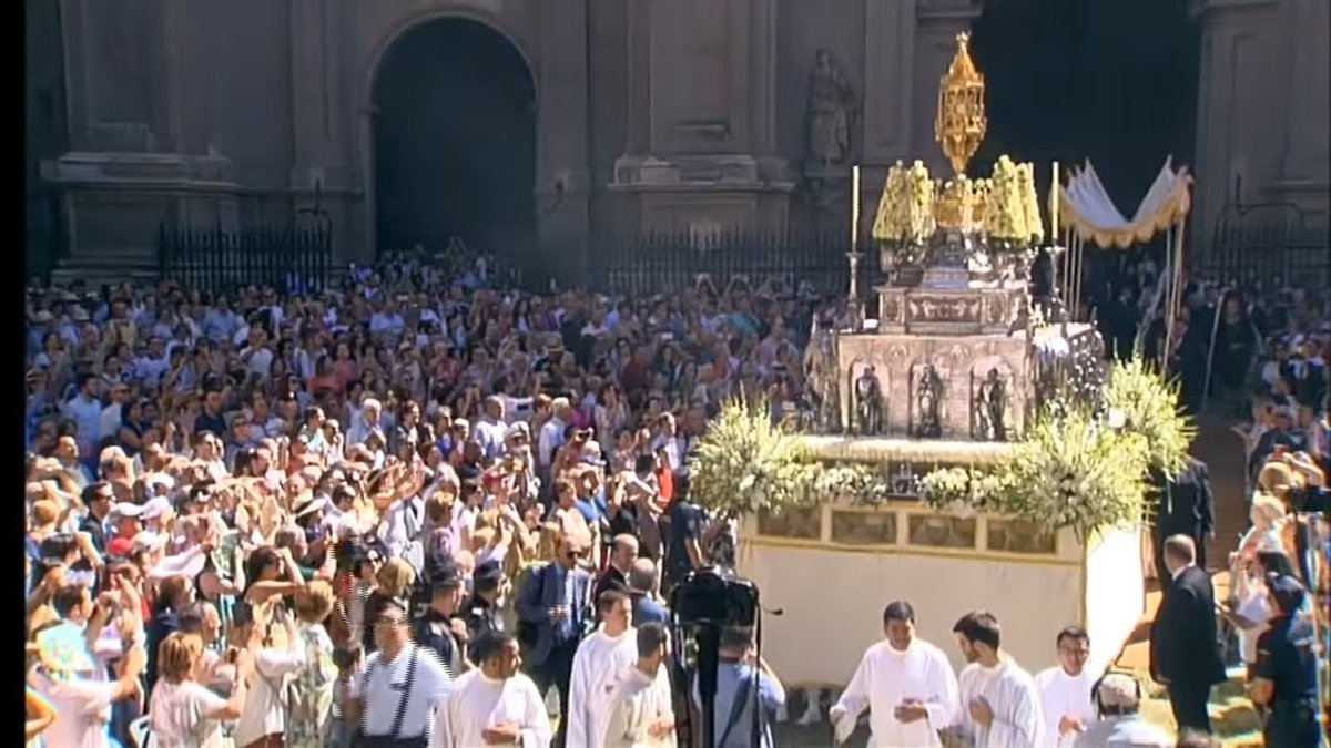 Durante esta semana, las calles de Granada rebosan de alegría ante una fiesta completa de acontecimientos culturales, musicales, deportivos y tradicionales. El ocio y la devoción se unen durante unos días cargados de emoción.
equiposens.org/noticia/corpus…
#somosunosomostres