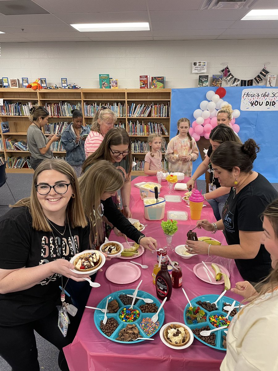 Tina Katz (@thefrogpond102) on Twitter photo Here’s the scoop- <a href="/montclair_elem/">Montclair ES PWCS</a> is extremely blessed to have such an amazing group of first year Ts and mentors! <a href="/MontysLibrary/">Mrs. Provencio</a> 🍨 #FinaleRally Here’s the scoop- <a href="/montclair_elem/">Montclair ES PWCS</a> is extremely blessed to have such an amazing group of first year Ts and mentors! <a href="/MontysLibrary/">Mrs. Provencio</a> 🍨 #FinaleRally