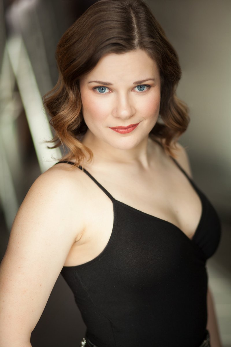 Stir Bedside Table: Vancouver theatre artist Libby Willoughby — Stir createastir.ca/articles/stir-… 

<a href="/pitheatre/">Pi Theatre</a> #createastir #stirvancouver #vancouver #vancouverbc #books #ReadingCommunity #bookclub #readinglist #theatre #vancouverarts