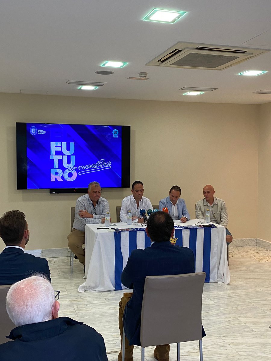 En la tarde de hoy, hemos presentado nuestro proyecto de cara a la temporada 2023/2024 y con vistas al futuro.

Recuerden, lorquinistas: Juntos, somos más fuertes.

Desde el club queremos agradecer a <a href="/JardinesHotel/">Hotel Jardines Lorca</a> su hospitalidad en este evento.

#ElFuturoEsNuestro