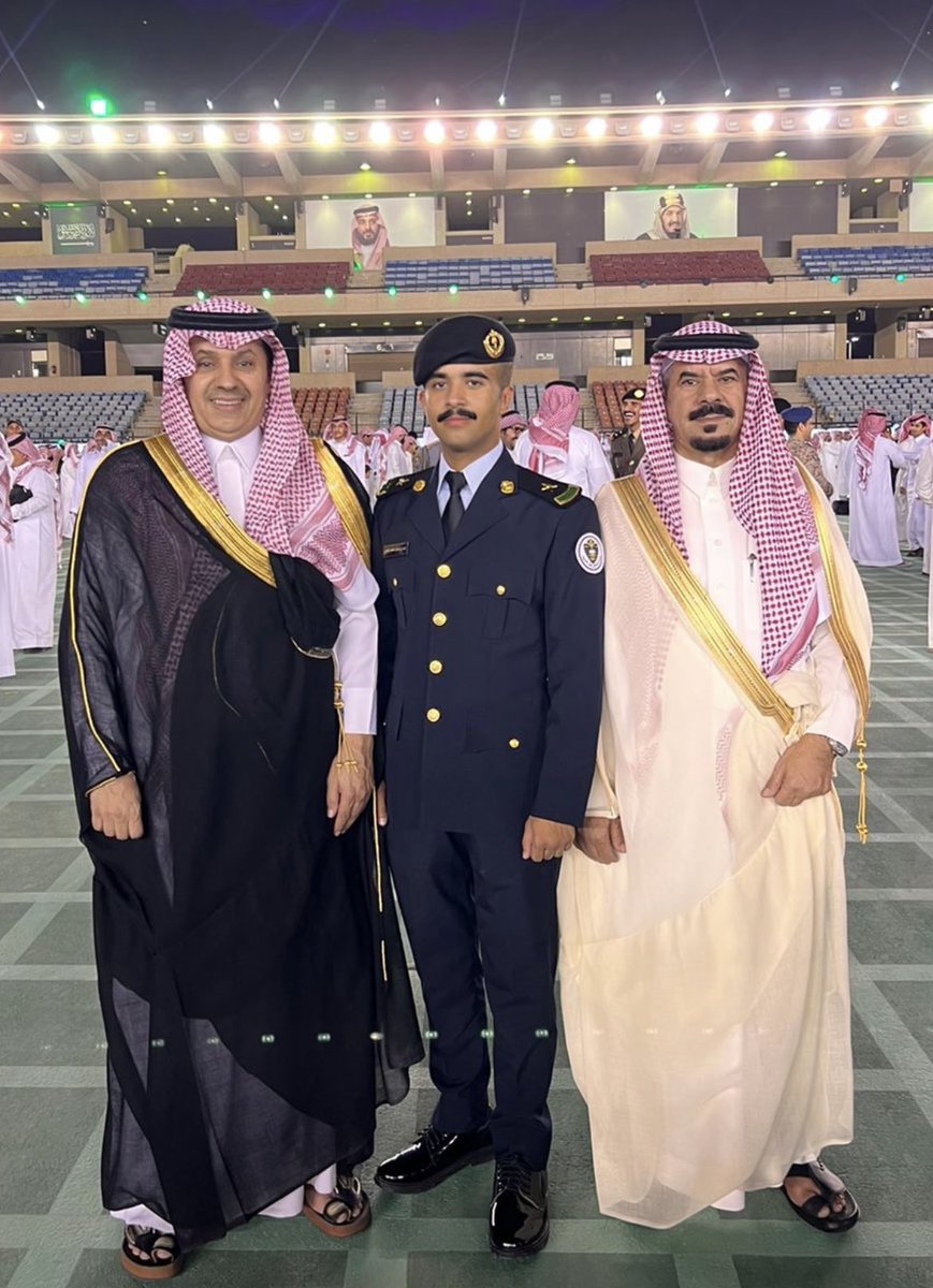 faisal888888's tweet photo. الحمدالله الذي بنعمته تتم الصالحات 
تم بحمدالله هذا المساء تخرج 
الإبن /بندر
من كلية الملك فهد الأمنية برتبة ملازم 
سائلاً المولى عز و جل له التوفيق والسداد لخدمة دينه ثم مليكه و وطنه .
#كلية_الملك_فهد https://t.co/q2wqXFhkOn