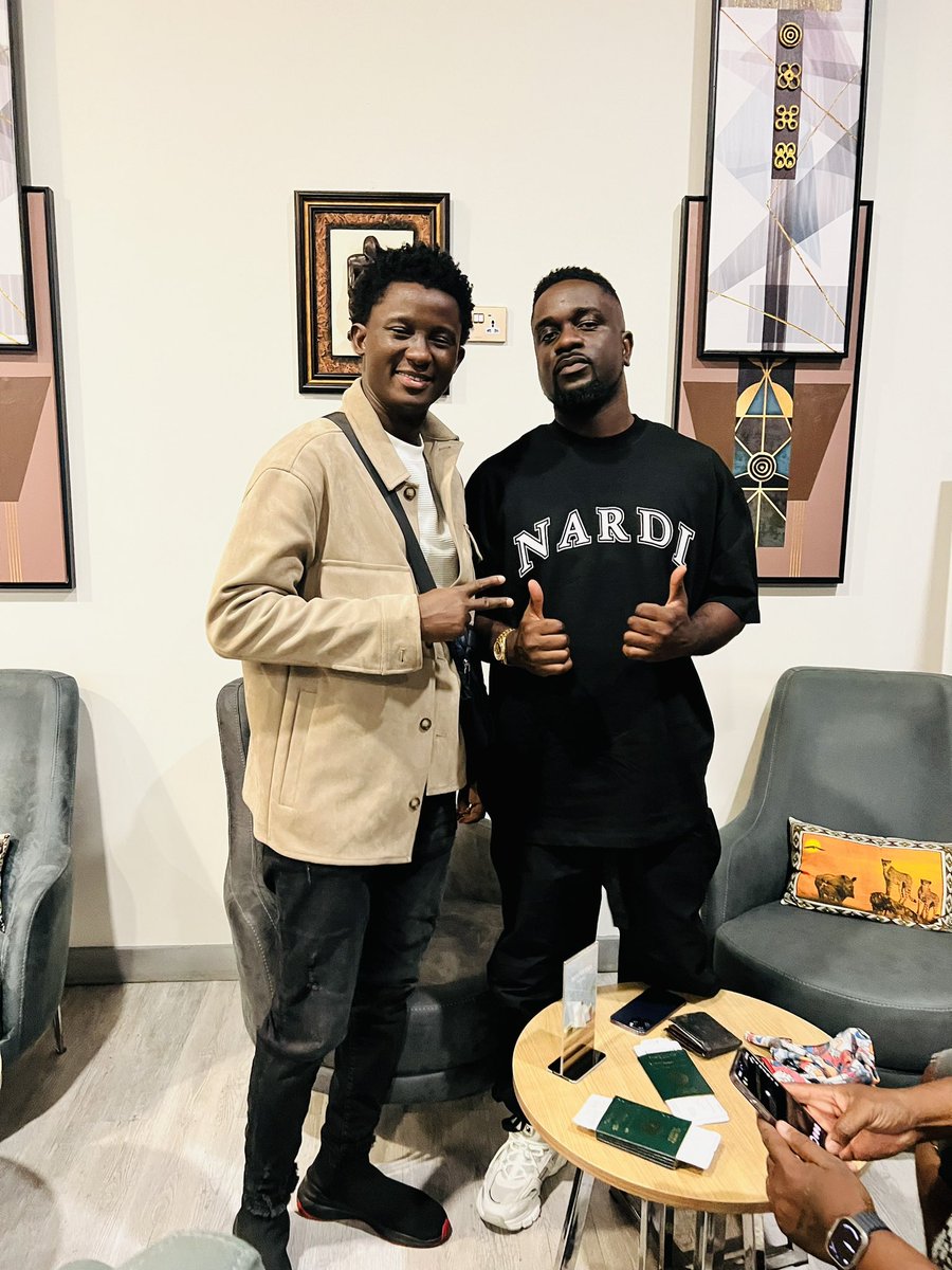 Landlord of Forex meets Landlord of Rap.
