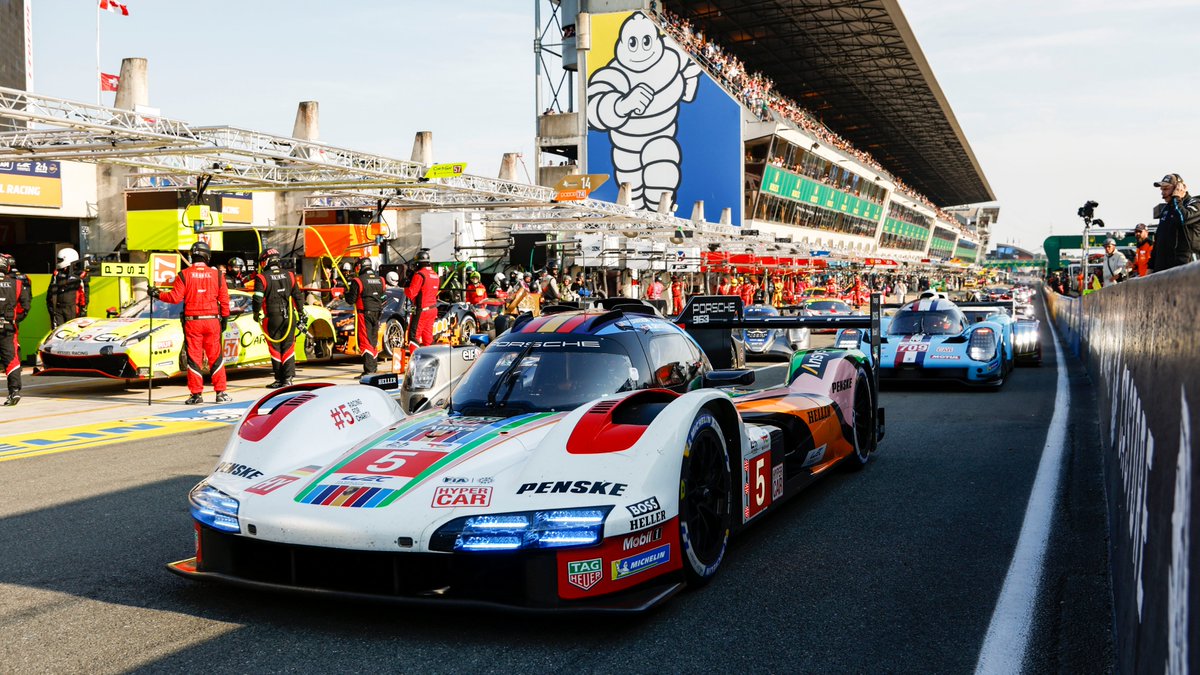 PorscheRaces's tweet image. #LeMans24 - #PorschePenskeMotorsport has qualified for the #Hyperpole with two #Porsche963 – and thus has a chance to claim pole position in the shootout for this year’s @FIAWEC @24hoursoflemans

Further information and free downloads ⬇️
tinyurl.com/22tufmer