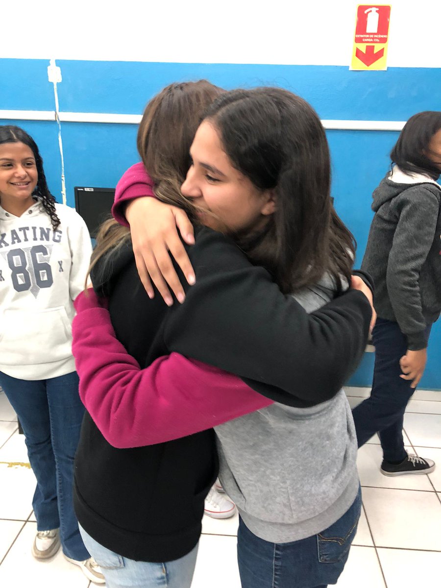 kobayashi_duda's tweet photo. 14 aulas, 15 salas e 700 minutos de uma troca enriquecedora. Eu amei facilitar essas oficinas de Cultura de Paz e Direitos Humanos na EMEB Monsenhor João Luiz do Prado. A Educação é a esperança do mundo 📚❤️ https://t.co/oRwsnBYZ5h