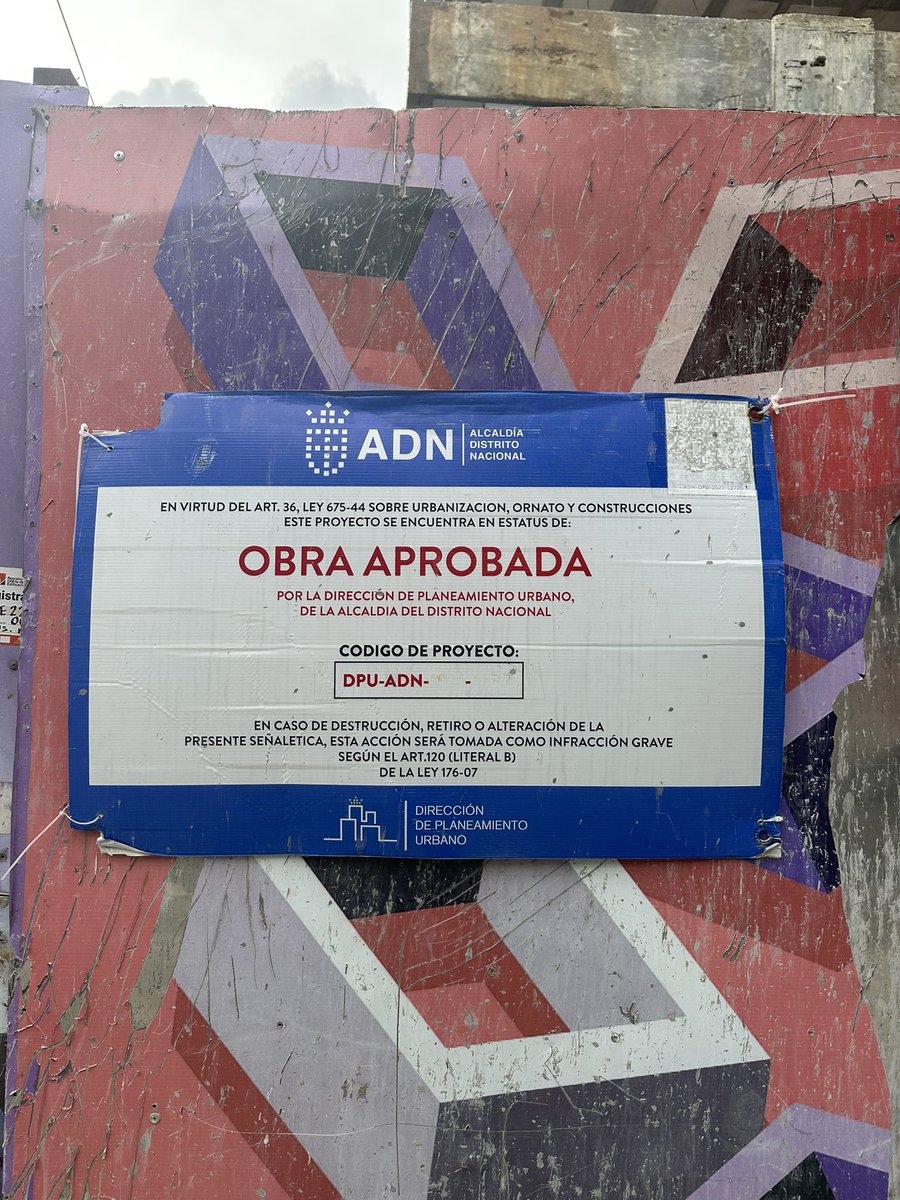 edualbertortiz's tweet photo. Secuestro de aceras, destrucción de la vía pública, interferencia con el tránsito,  cero responsabilidad, cero régimen de consecuencias @CarolinaMejiaG @AlcaldiaDN @elnuevodiariord @ListinDiario @DiarioLibre

Constructora Cumbre👎🏻

c/ Roberto Past.
entre Luis Alberti - Tiradentes https://t.co/wte8yTHShl