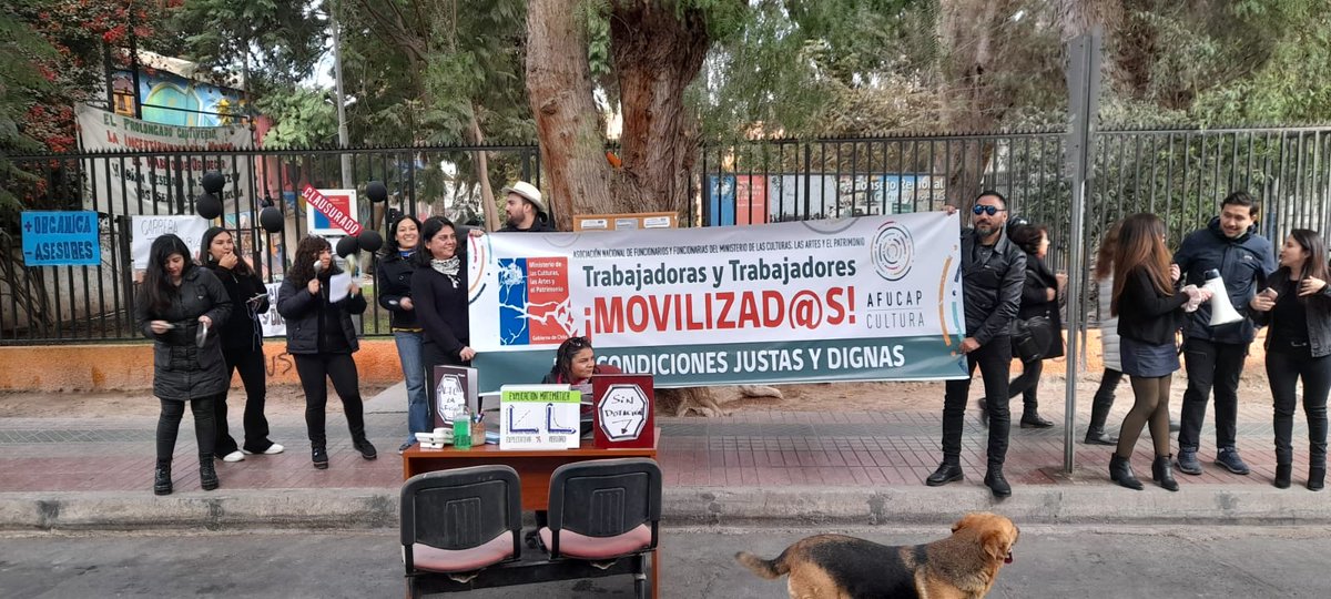RADIONOSTALGICA's tweet photo. Funcionarios de la Seremi de las Culturas de Atacama se sumaron a movilización nacional
https://t.co/CzKRHTwZIE
#Noticias #Atacama #Copiapo #Caldera #Vallenar #Paro #Artes #Patrimonio #Afucap #Anfucultura https://t.co/2dVERy3rDB