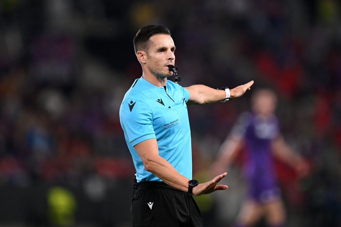 CTARFEF's tweet photo. 👏 ¡Otra final europea para el arbitraje español!

🌟 Noche muy especial para Carlos Del Cerro Grande en su último partido.

✅ Guadalupe Porras Ayuso sigue haciendo historia. Primera árbitra española en una final @uefa masculina.

¡Enhorabuena a todo el equipo! https://t.co/CxjjH8Arvf