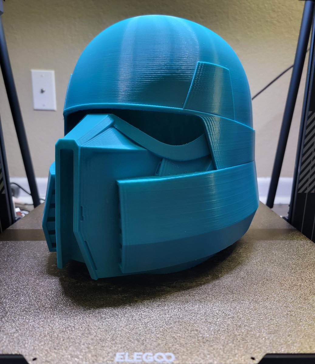 Print completed for the #FirstOrderRaider helmet. I used @HATCHBOX3D PLA for this one. The print came out pretty good. #StarWarsResistance #StarWars #TheFirsrOrder #Raider #Sith #StarWarsHelmet #StarWarsCosplay #Cosplay #3DPrinted #PropMaking #Elegoo #Neptune3Max