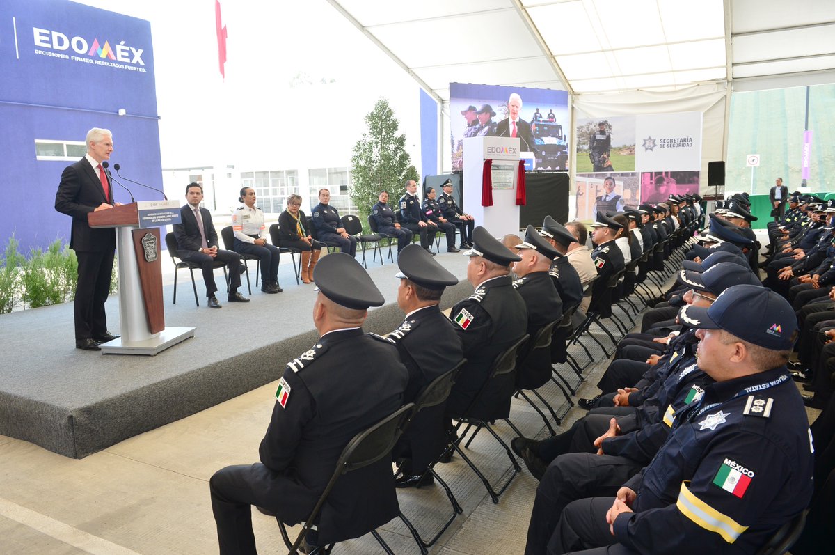 Nuestro mayor reconocimiento a la labor y el compromiso de la policía del #Edoméx con la seguridad de las familias mexiquenses.