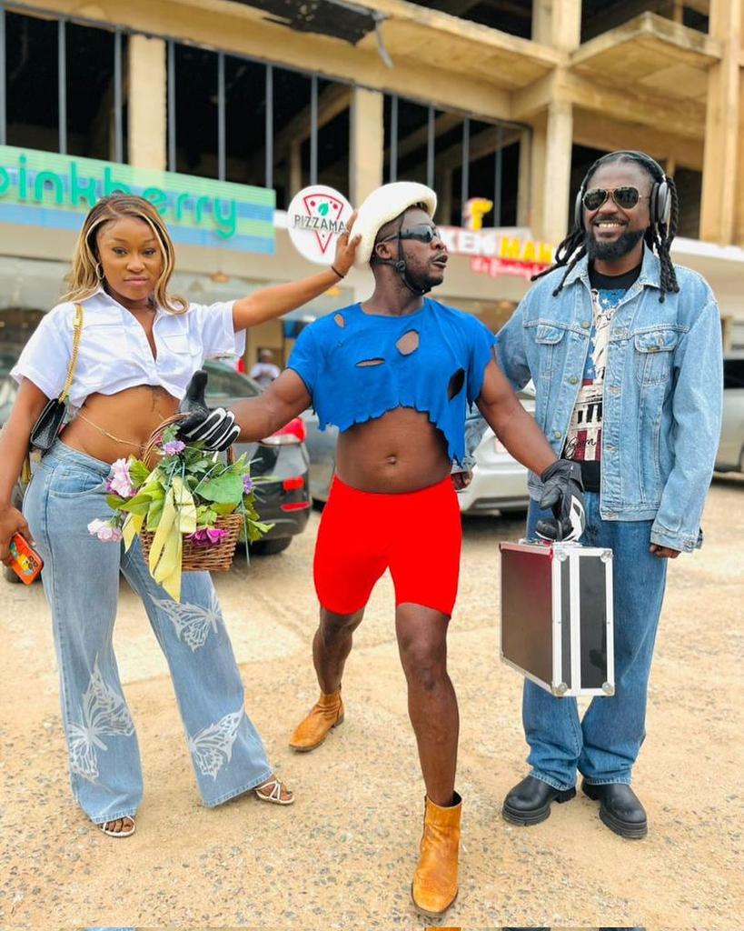 Efia Odo and legendary Samini were on set with @RasNeneOfficial today

We all can't wait for it 🤣🤣🤣

#PrimaMedia #PrimaNews #At35 #Stonebwoy #JohnPaintsil #JamesGyakyeQuayson #NanaAddo #Bigmama #ChiefJustice