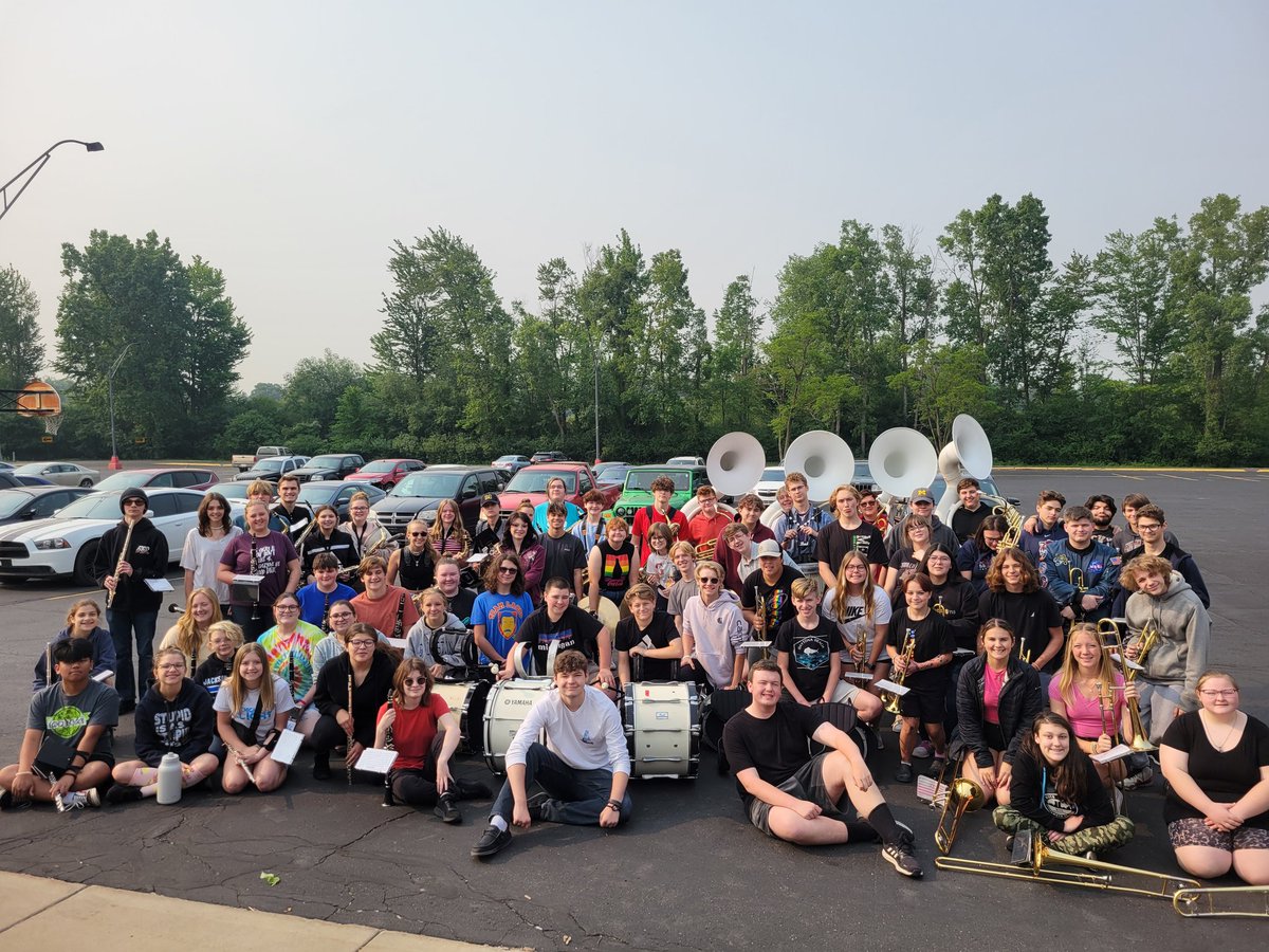 One of our favorite traditions is welcoming the incoming 9th graders to high school band class to play the Fight Song and meet their section during the last week of school! Next year we welcome 24 incoming freshmen into the Cardinal MB! We can't wait for this band fam! 👊🎼🥁🎷🎺