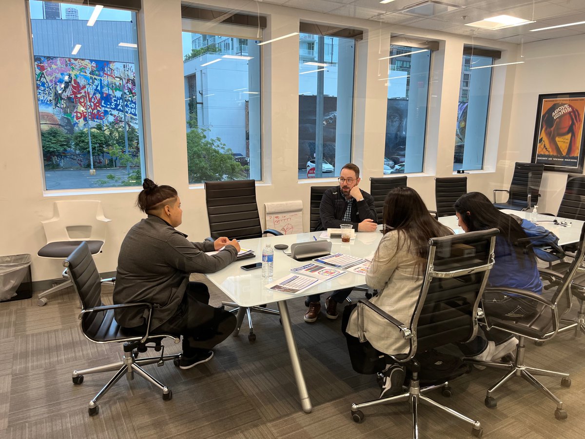 Many thanks to the Sales Leadership Team at the Los Angeles #Clippers for their partnership last evening with Graduate Students from the @USFCA Sport Management Master's Program. It was an Invaluable Professional Development &amp; Mock Sales exercise. #SportsBiz #NBA #Sales
