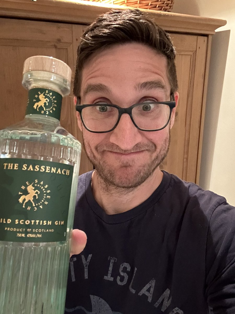 Tomorrow night! Virtual tickets still available! Join me and <a href="/SamHeughan/">Sam Heughan</a> <a href="/caitrionambalfe/">Caitríona Balfe</a> <a href="/SkeltonSophie/">Sophie Skelton</a> <a href="/RikRankin/">Richard Rankin</a> LIVE! <a href="/Outlander_STARZ/">Outlander Universe</a> <a href="/92ndStreetY/">The 92nd Street Y, New York</a> 

Tickets here: 92ny.org/event/starz-s-…

How much booze do we need for this, guys?