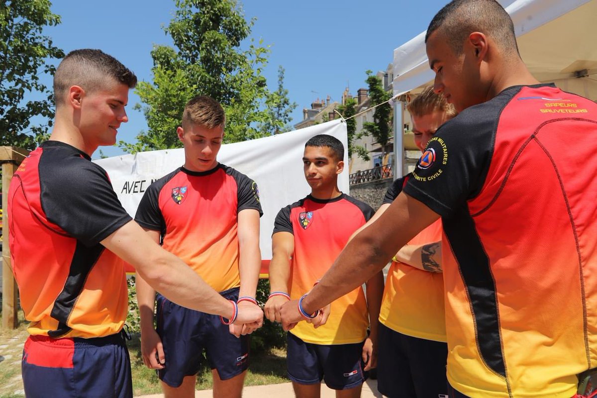 riisc_1's tweet image. 👏 Au classement final #UIISC1:
2e : équipe Kodaly 11 🥈
3e : équipe ASL UIISC1🥉
4e : équipe Kodaly 12
6e : équipe &quot;La Belle 2&quot; 

➡️ Bravo aux 28 équipes engagées et aux organisateurs de cet événement sportif devenu incontournable !