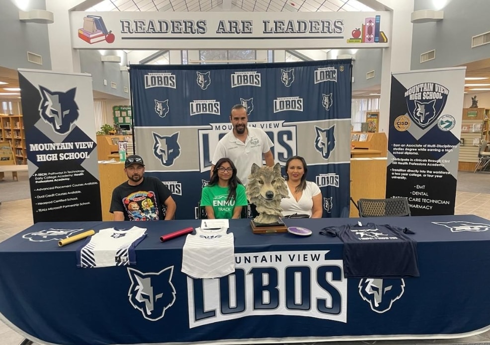 Huge congratulations to Minerva for signing with Eastern New Mexico University to continue her academic and athletic career! 👏🏻 👏🏻👏🏻

#LobosWillBeHeard #WeAreClintISD
