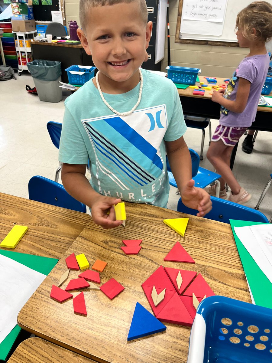 wpzizzers's tweet image. 📚🦉 Students dove into the world of owls, listening to captivating books and getting creative by building their very own owls using different shapes! 📐🔲✂️ Education and imagination at its finest in our classrooms! #LearningFun #ZizzerProud