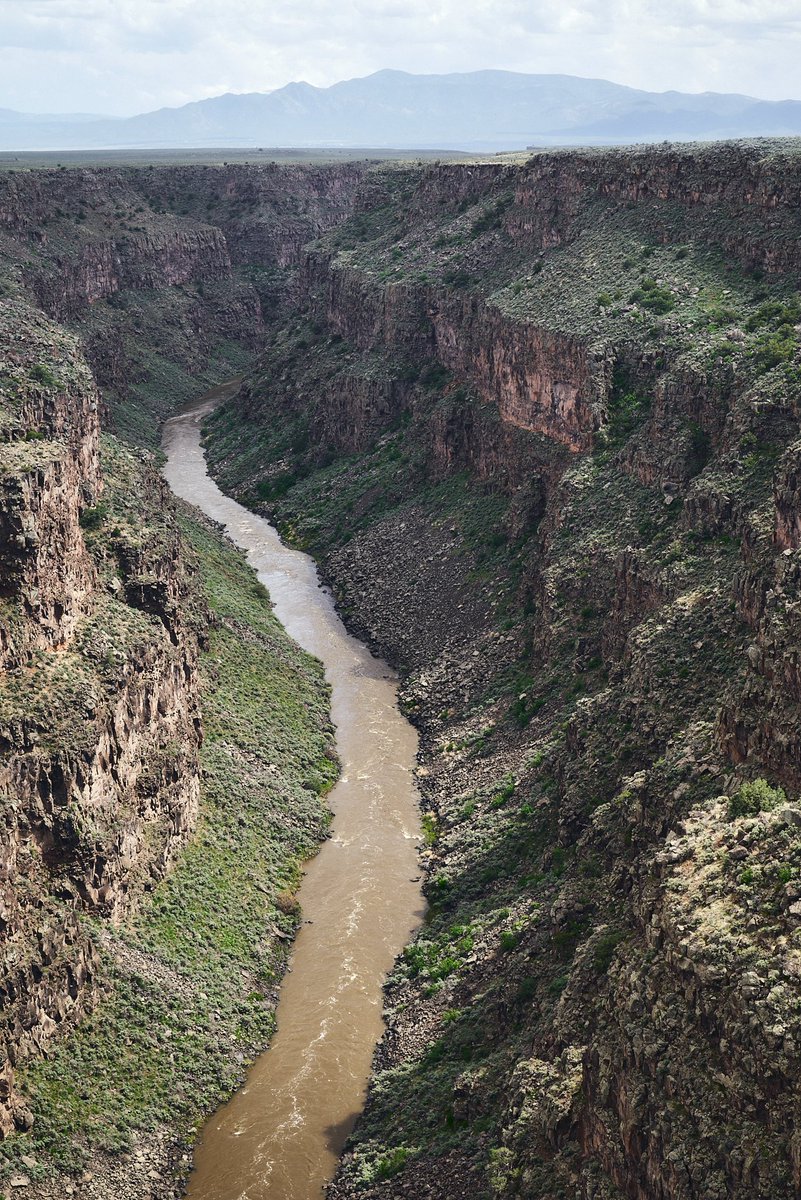 The view south from the Rio Grande Gorge Bridge.

📆 May 27, 2023
📷 1/125s at f/8, ISO 100, 50mm

#photography #landscape #newmexico #thephotohour