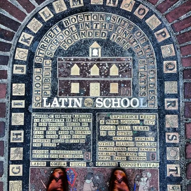 AHTCParade's tweet photo. π This float showcased Boston Latin, the oldest "public" school in the US, founded in 1635 and still operational! π« A plaque near Old City Hall in Boston marks its original location. πΊοΈ #EducationHistory #BostonLatin #Legacy https://t.co/44MIa07BWk