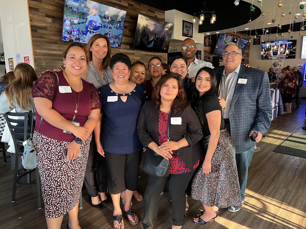 callmemistercee's tweet photo. With our friends of @CASAKaneCounty1 at their recent meet &amp; greet! 🎙🇺🇸 #auroraillinois #cityofaurorail #casakanecounty https://t.co/sIwXyBJU1B