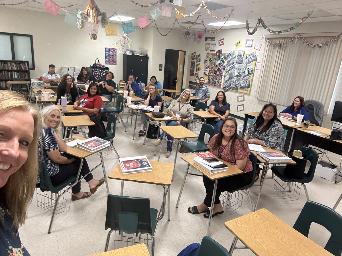 Great work put in this week at the CCSD ESE Summit &amp; the OneClay Leadership Academy!   Thank you all for leading the way!! <a href="/DrSandersESE/">Melanie Sanders</a> <a href="/KHHSIndians/">Keystone Heights Jr./Sr. High</a> @MelanieRod613 
<a href="/JayStilianou/">Jay Stilianou</a>  <a href="/OneClayPL/">OneClay Professional Learning</a>