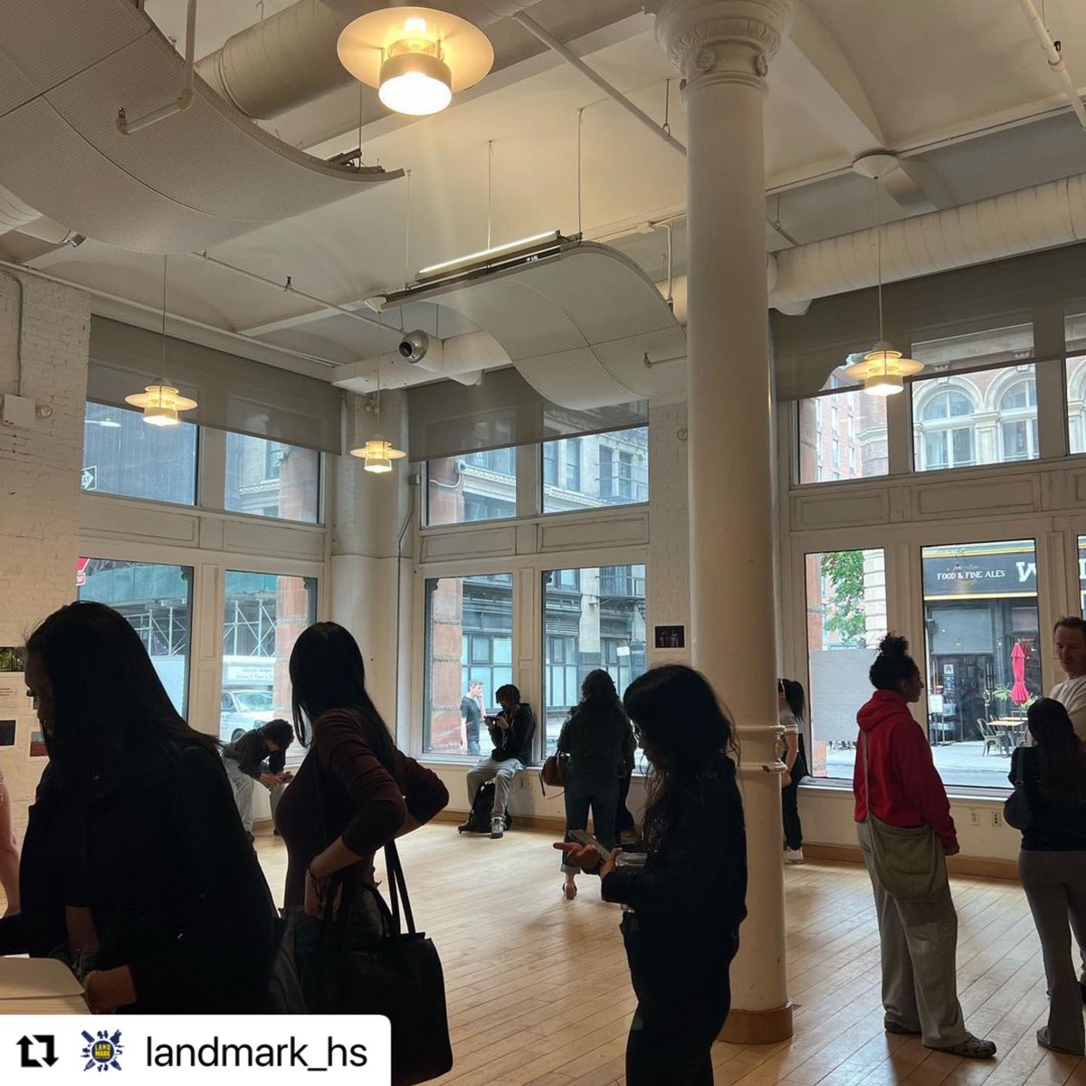 A round of applause for the #LandmarkHS artists for putting together an outstanding photography show! Here's to more artistic expressions and beauty captured in frames next year. 📸 #BeautyInArt @NYU #SelfExpression #LandmarkHS @nycoasp @NYCSchools #photograghy #Art #Artist