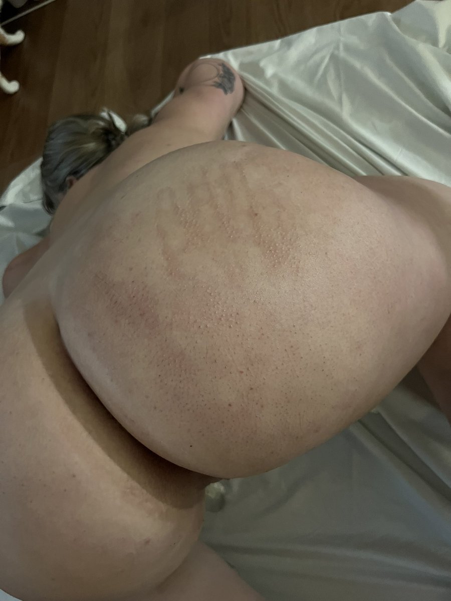 victoriacakez2's tweet photo. Wanna see more handprints like this? Sub to my of and get a free  video 😉 
#ass #asssmack #porn #pornhub #brazzers #onlyfans 

https://t.co/PyRYnuxMBg https://t.co/zWpDEe3QJd