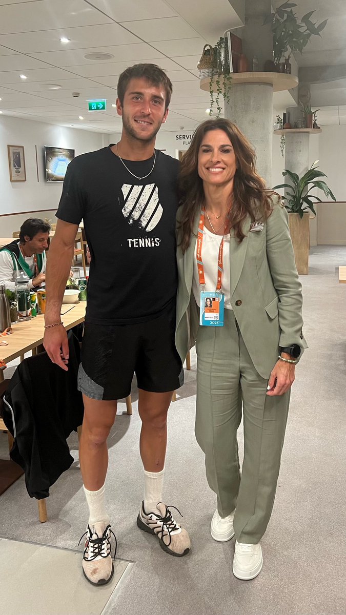 sabatinigabyok's tweet photo. Tommy nos emocionaste y llenaste de orgullo. Sos un gran deportista y una persona increíble. Felicitaciones!!! ❤️ @tometcheverry @rolandgarros #RolandGarros https://t.co/UqDBghrs48